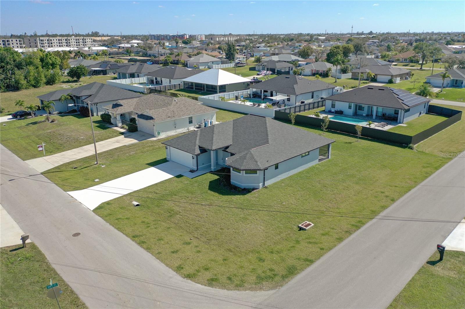 CAPE CORAL - Residential