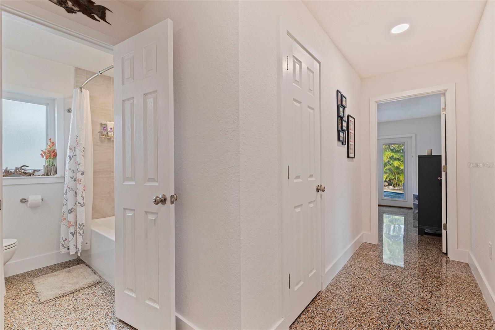 ST PETERSBURG BEACH NORTH UNIT 7 - Residential