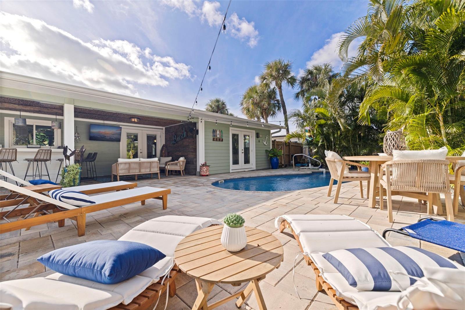 ST PETERSBURG BEACH NORTH UNIT 7 - Residential