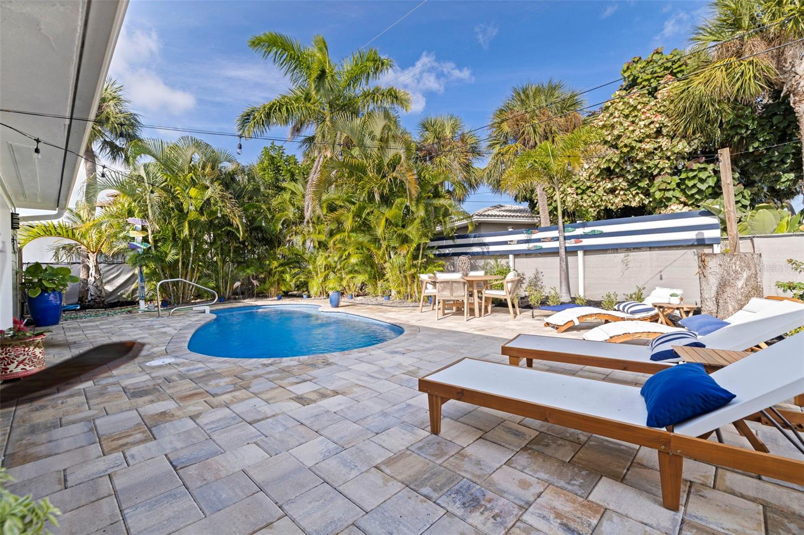 ST PETERSBURG BEACH NORTH UNIT 7 - Residential