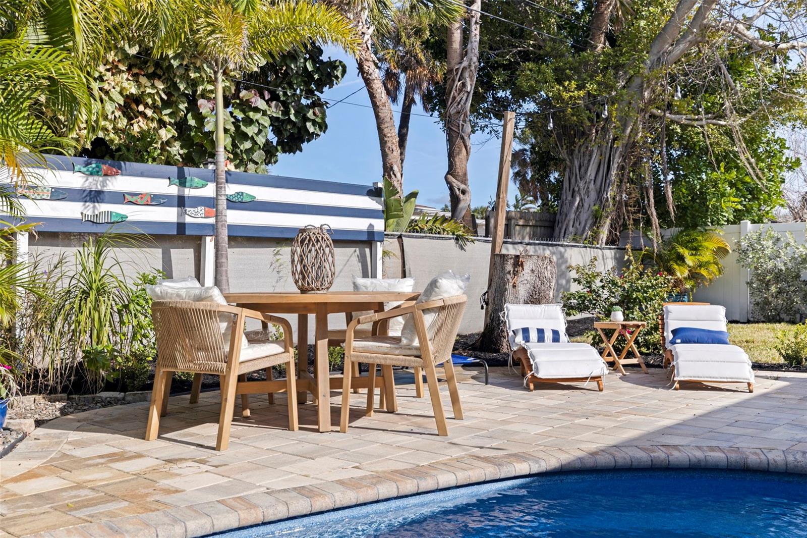 ST PETERSBURG BEACH NORTH UNIT 7 - Residential