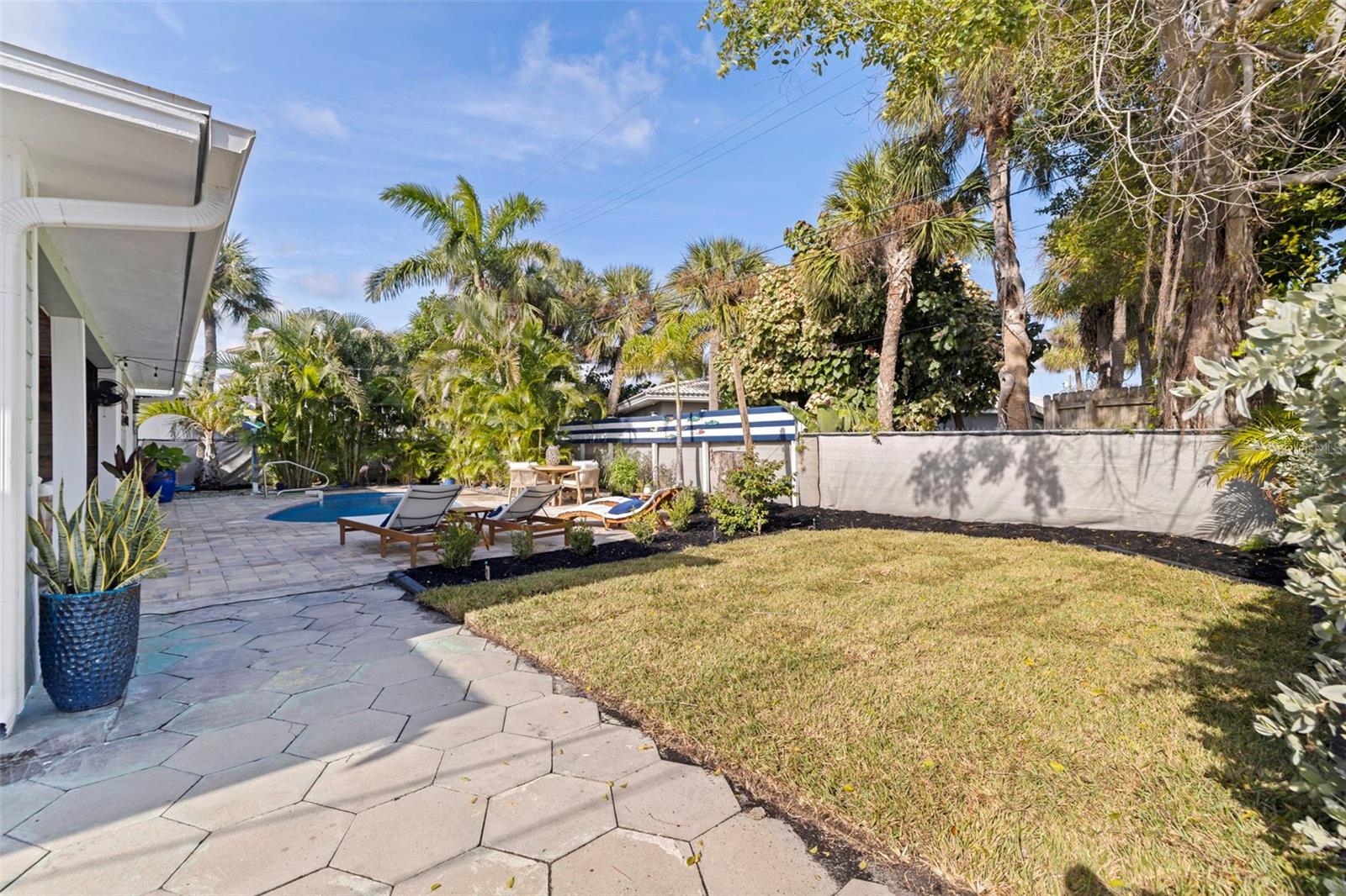 ST PETERSBURG BEACH NORTH UNIT 7 - Residential