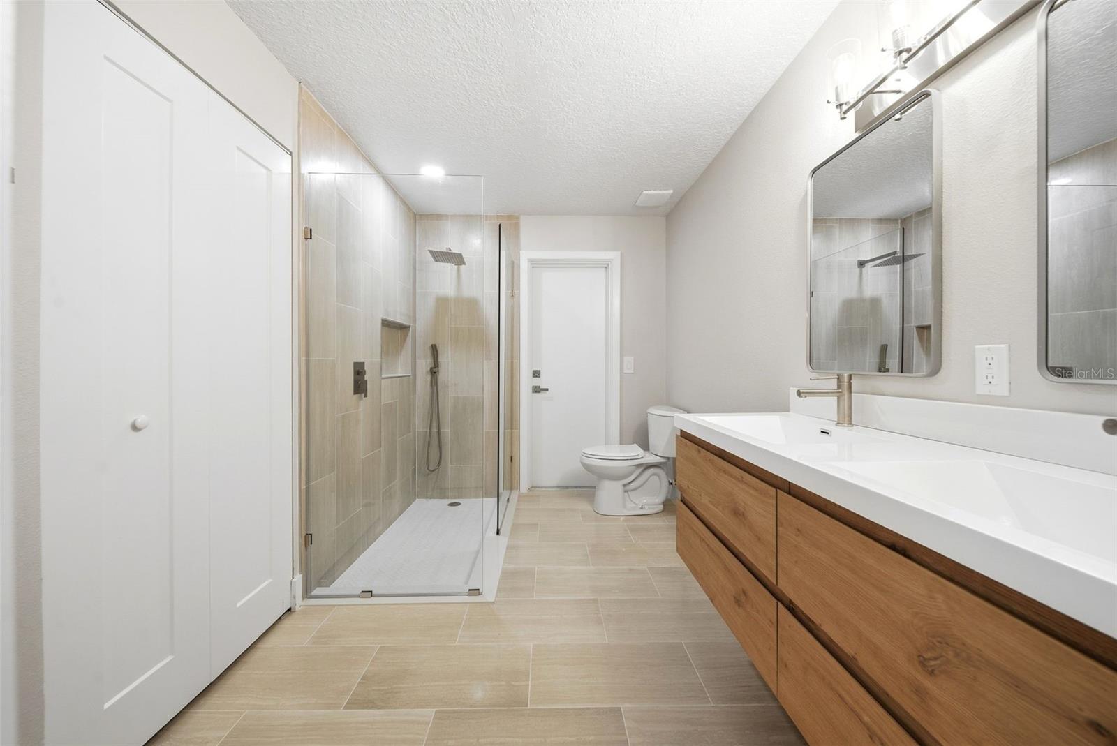 ORANGE TREE COUNTRY CLUB - Residential