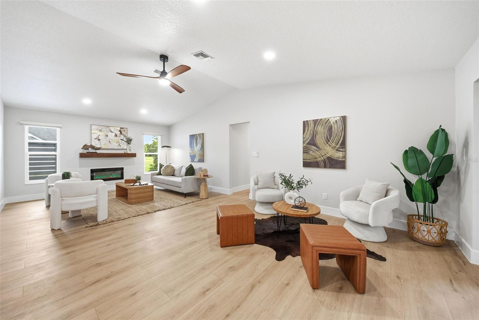 ORANGE TREE COUNTRY CLUB - Residential