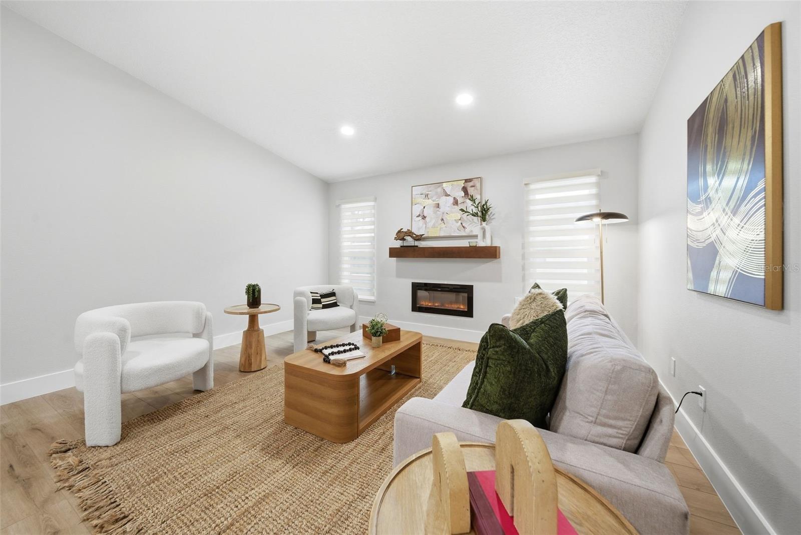 ORANGE TREE COUNTRY CLUB - Residential