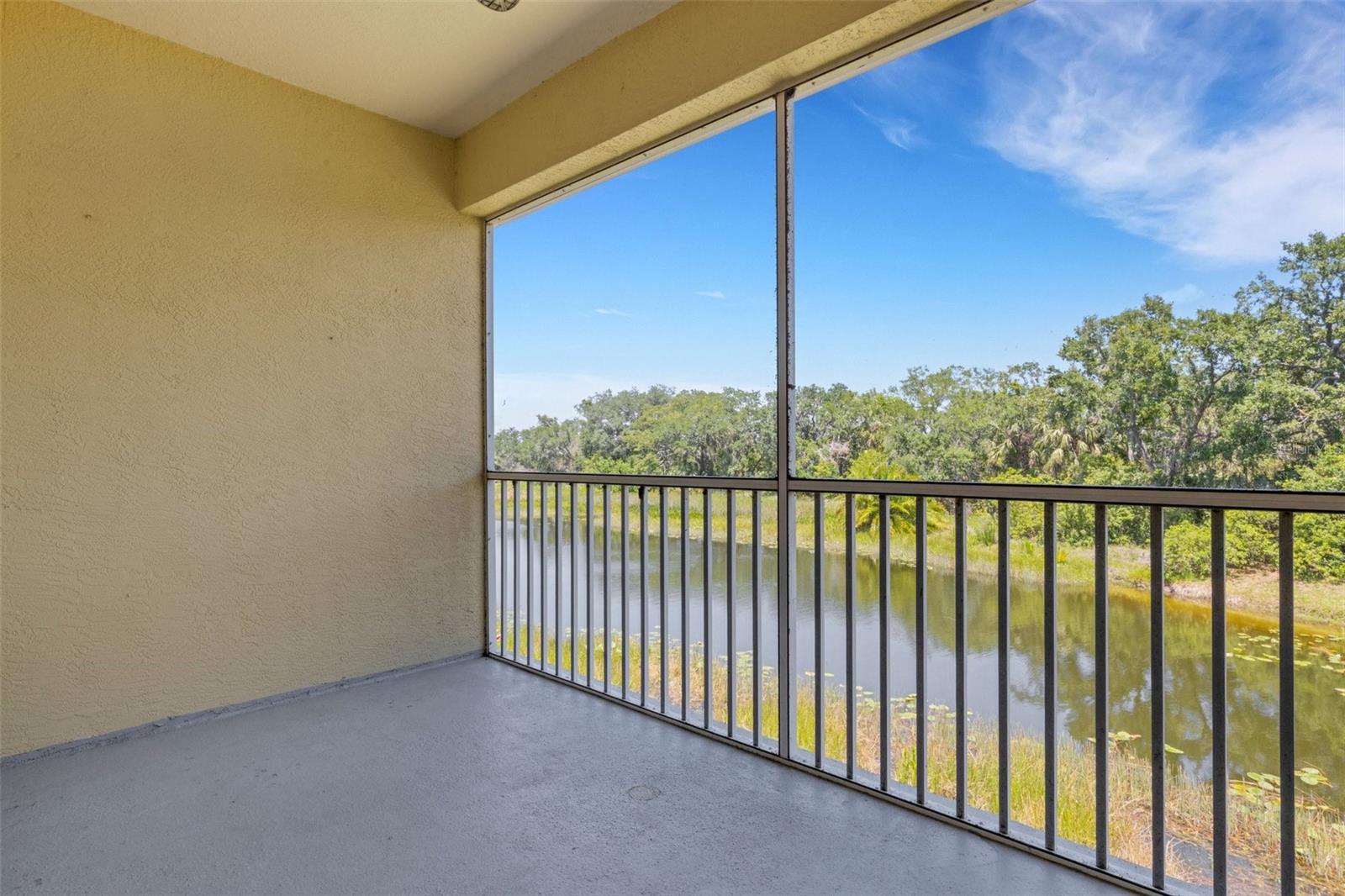 5633 KEY LARGO COURT B-08