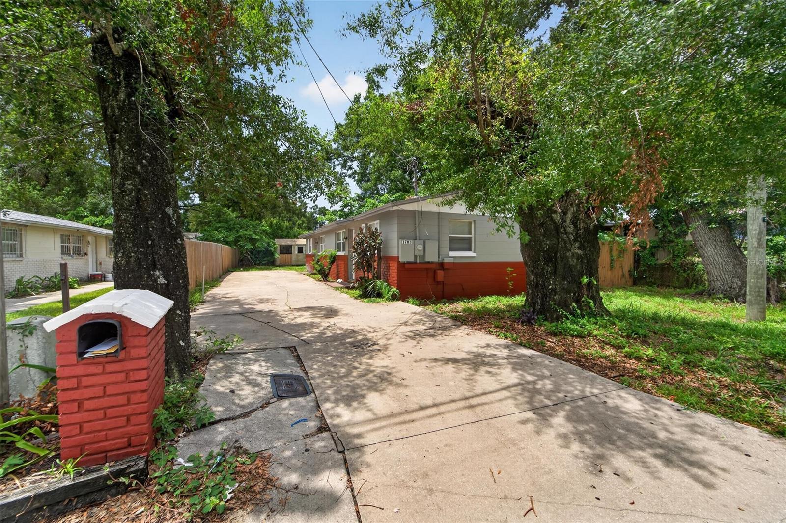 1703 E IDELL STREET - Photo 4