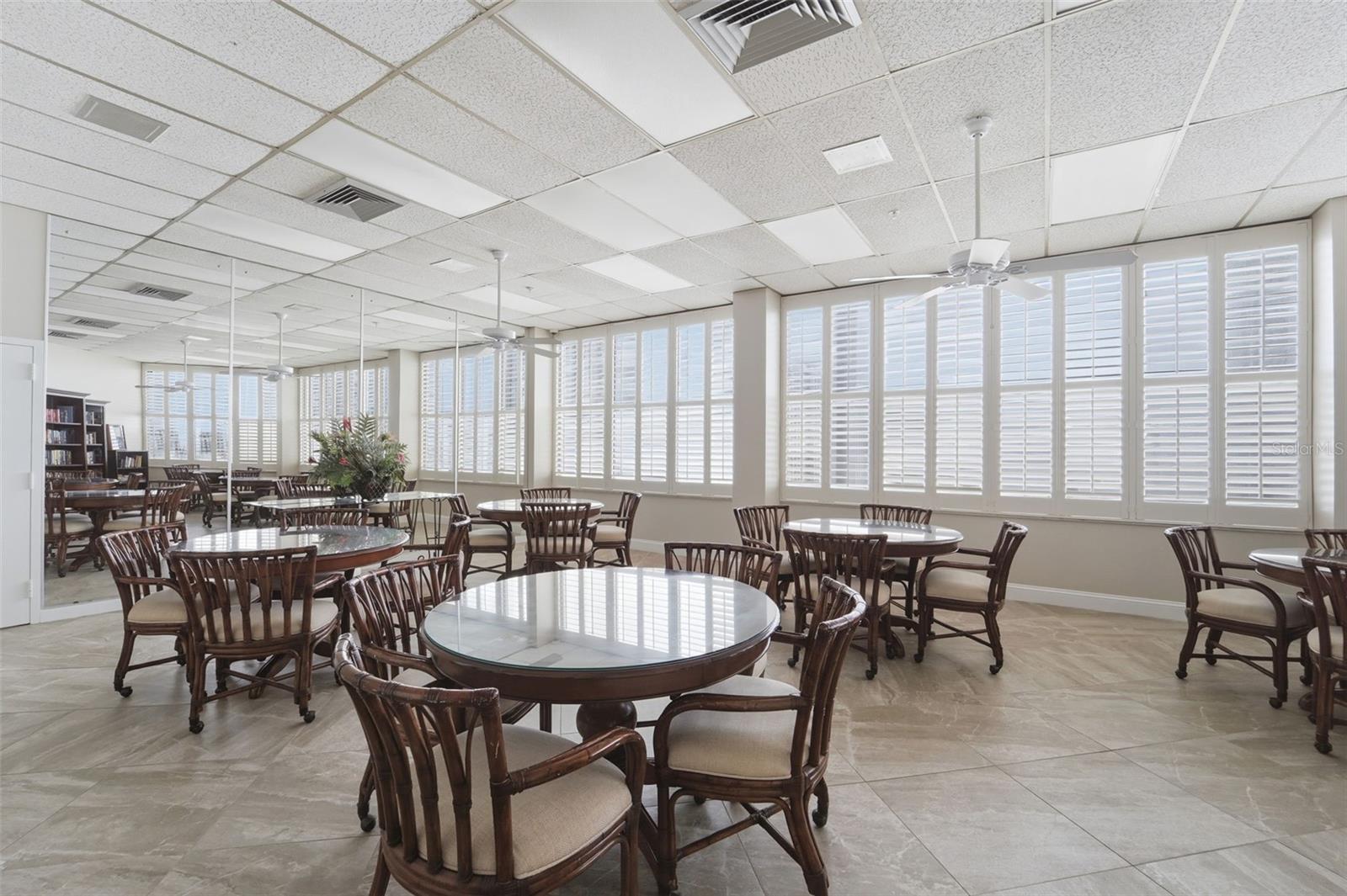 OCEAN 01 CONDO - Residential