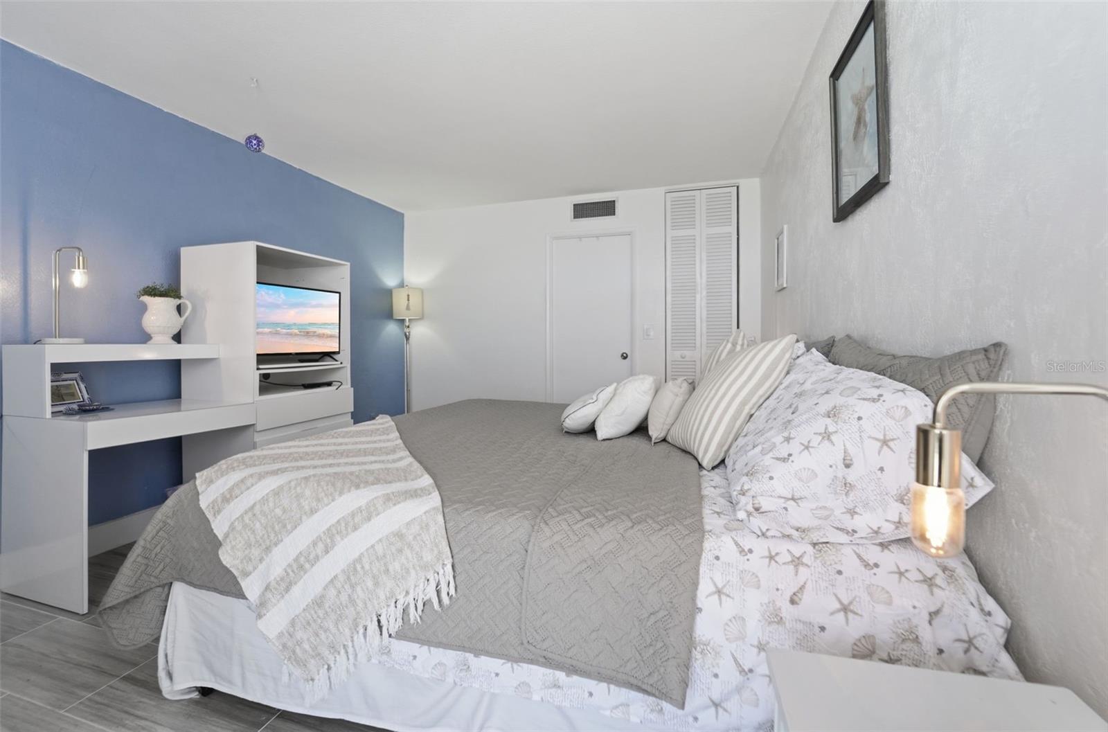 OCEAN 01 CONDO - Residential