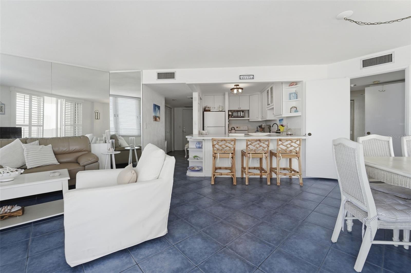 OCEAN 01 CONDO - Residential