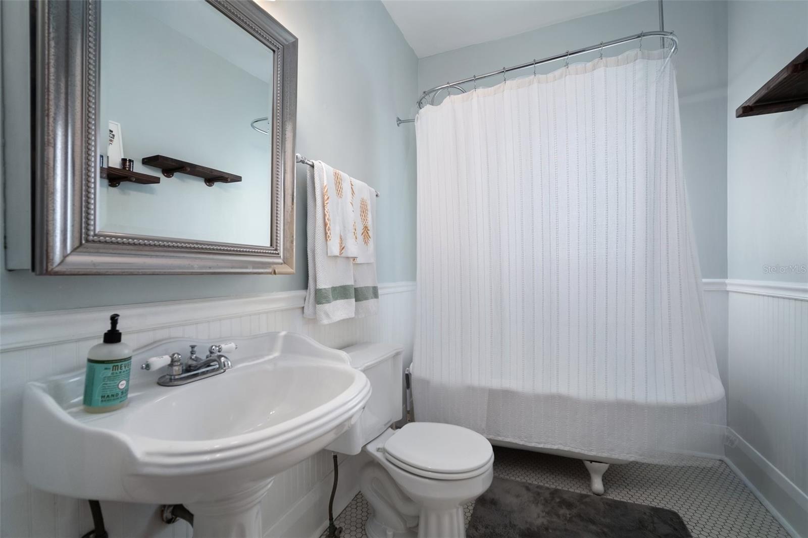 IDLEWILD ON THE HILLSBOROUGH - Residential