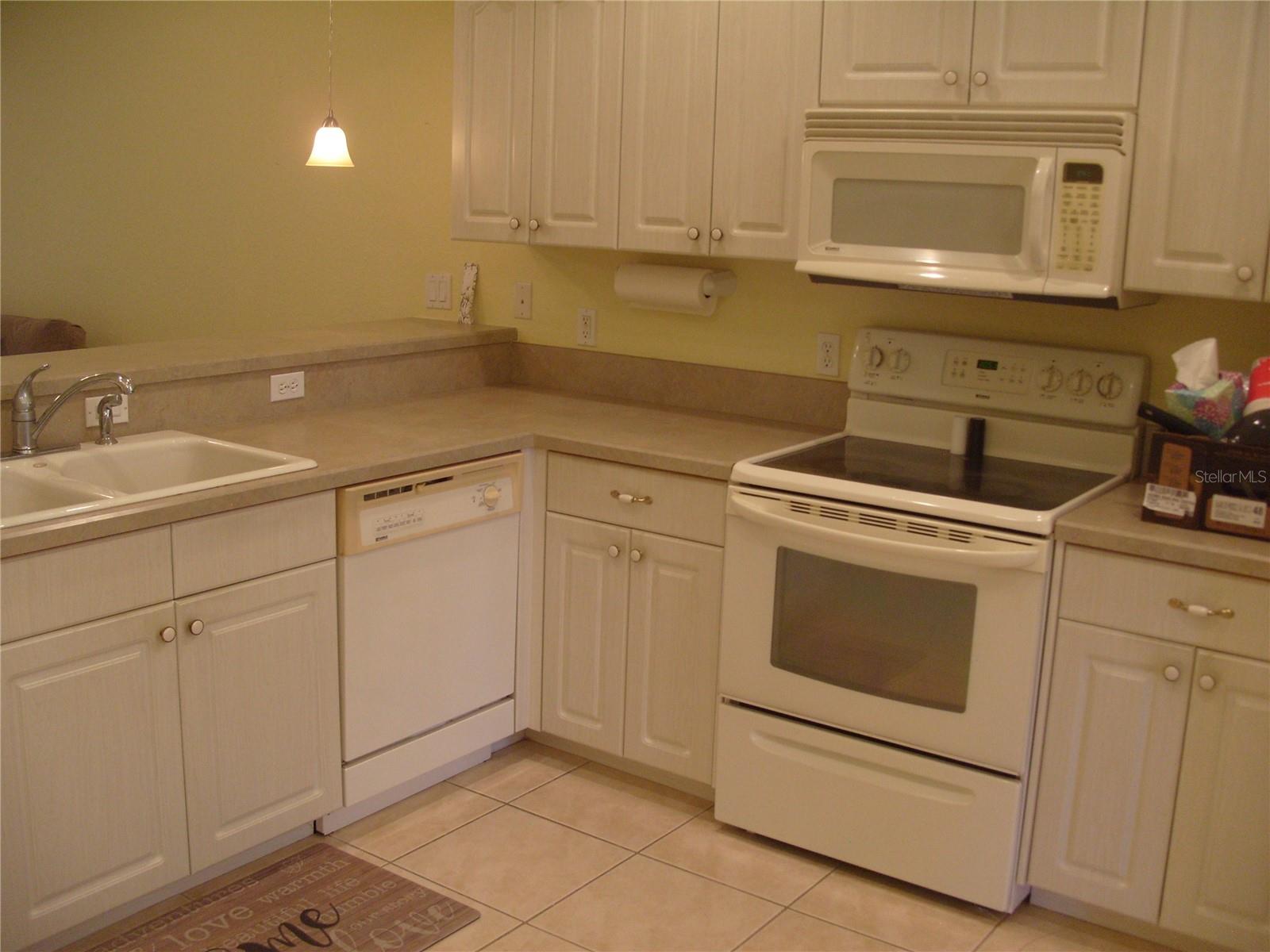 EL SOMBRERO VILLAGE - Residential