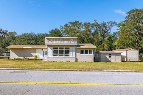Photo of 910 NE 11th Avenue, Ocala, FL 34470 (MLS # OM716509)