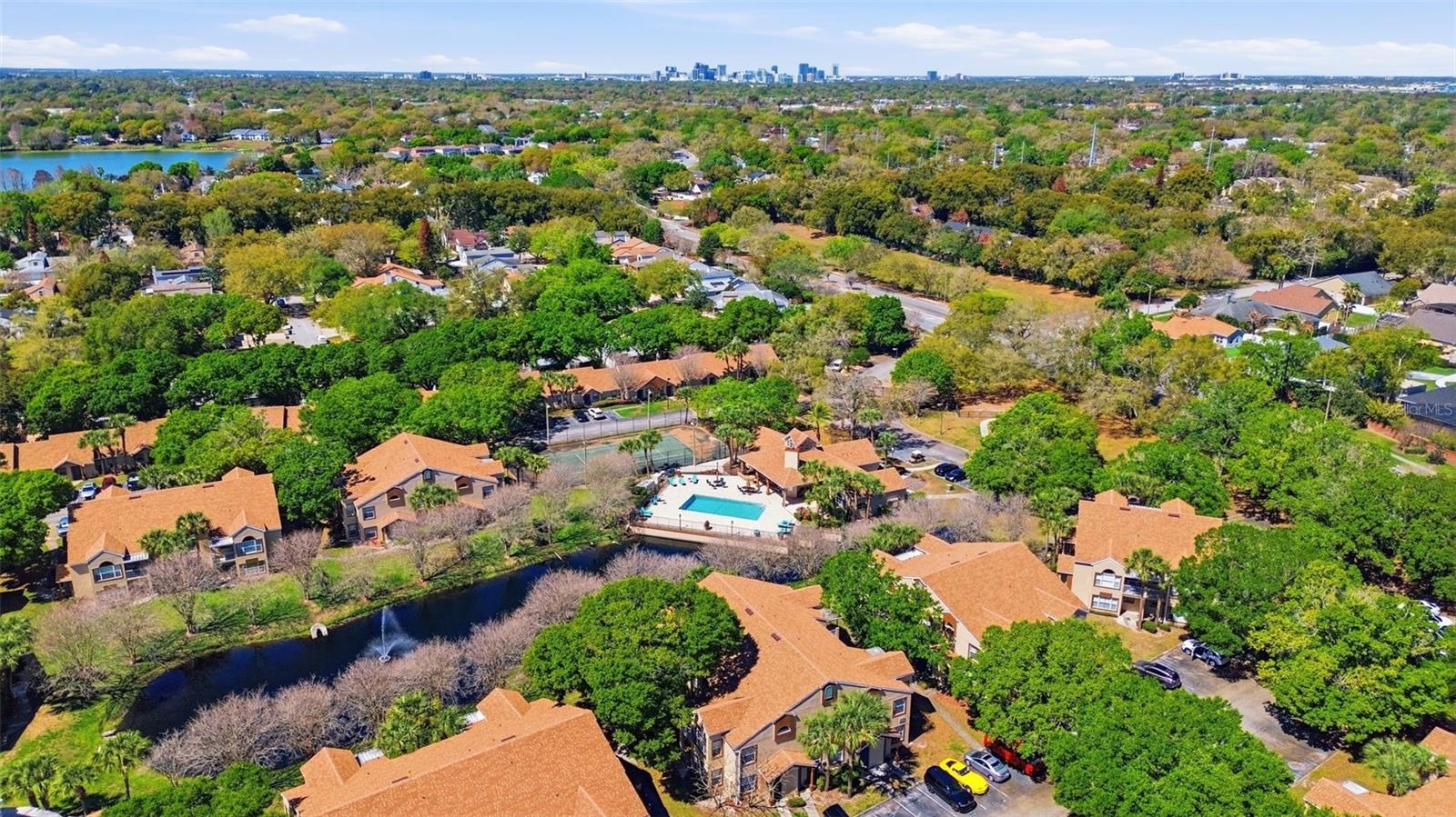 SIESTA LAGO CONDOS - Residential