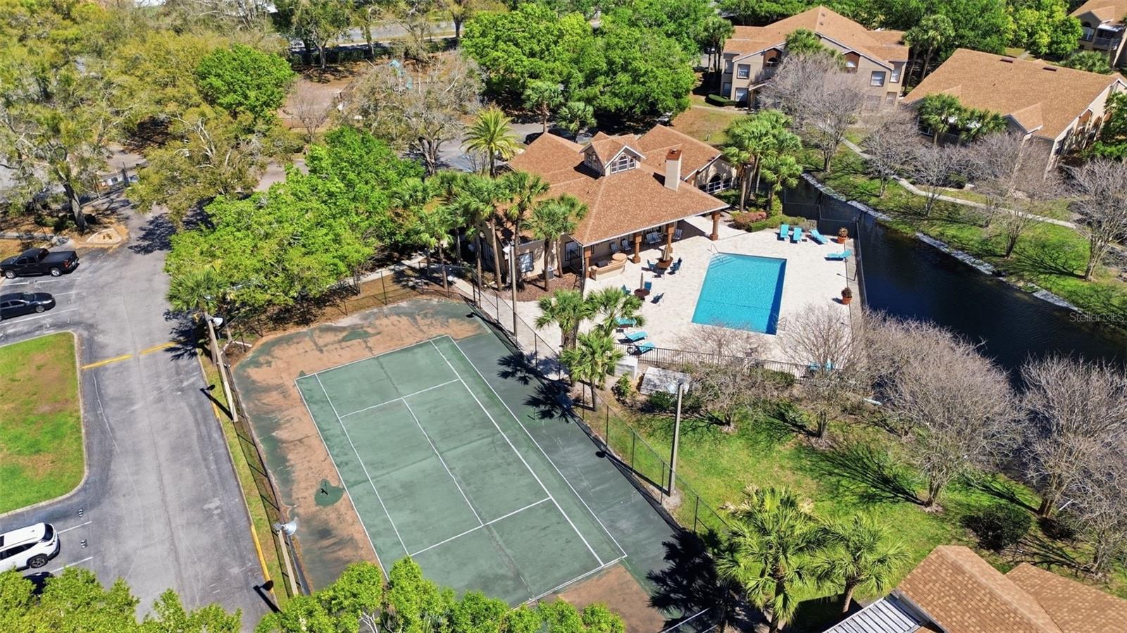 SIESTA LAGO CONDOS - Residential