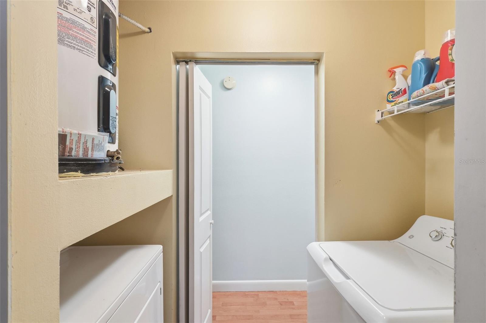 SIESTA LAGO CONDOS - Residential