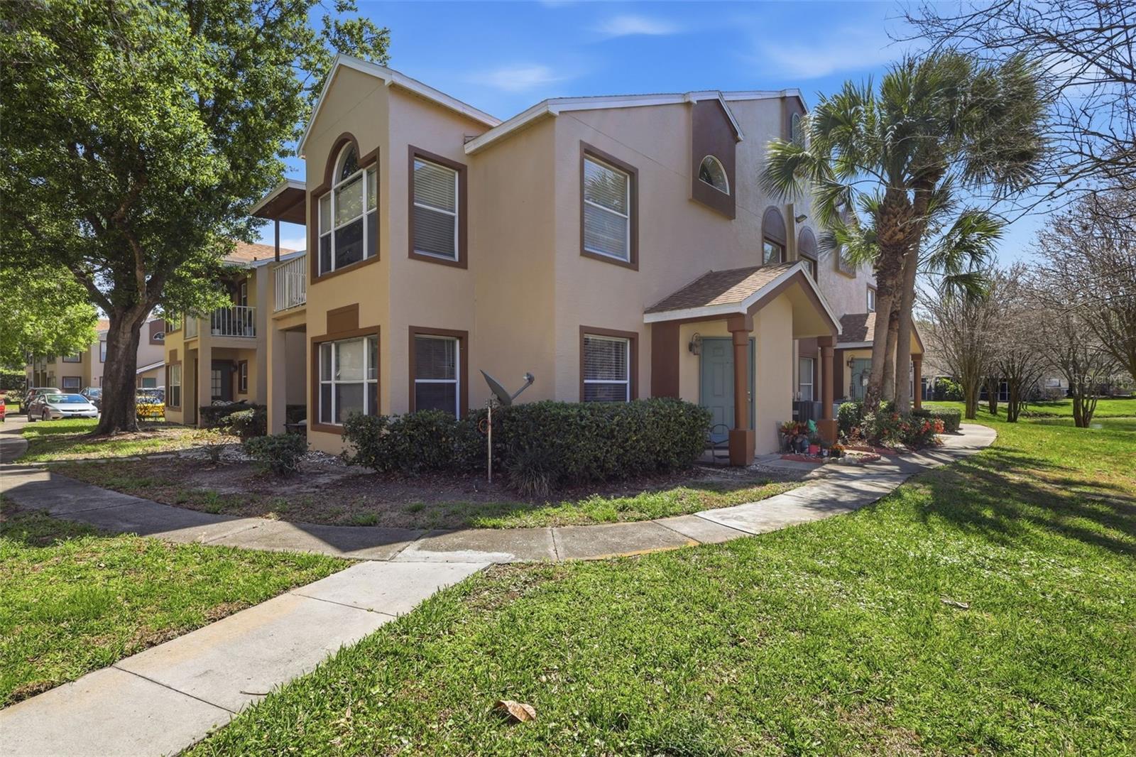 SIESTA LAGO CONDOS - Residential