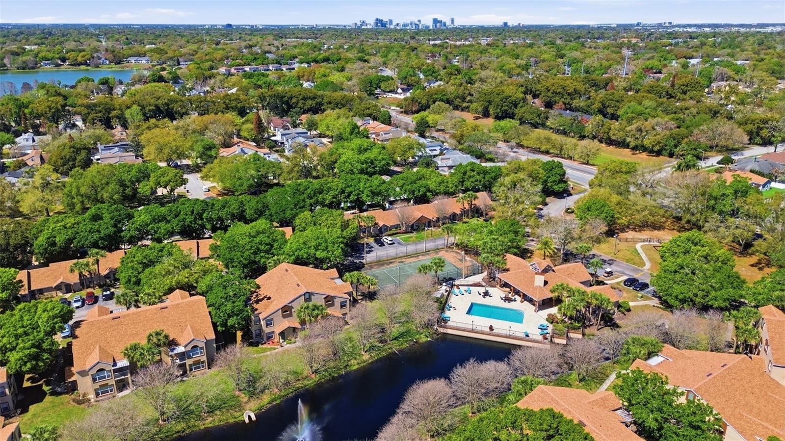 SIESTA LAGO CONDOS - Residential