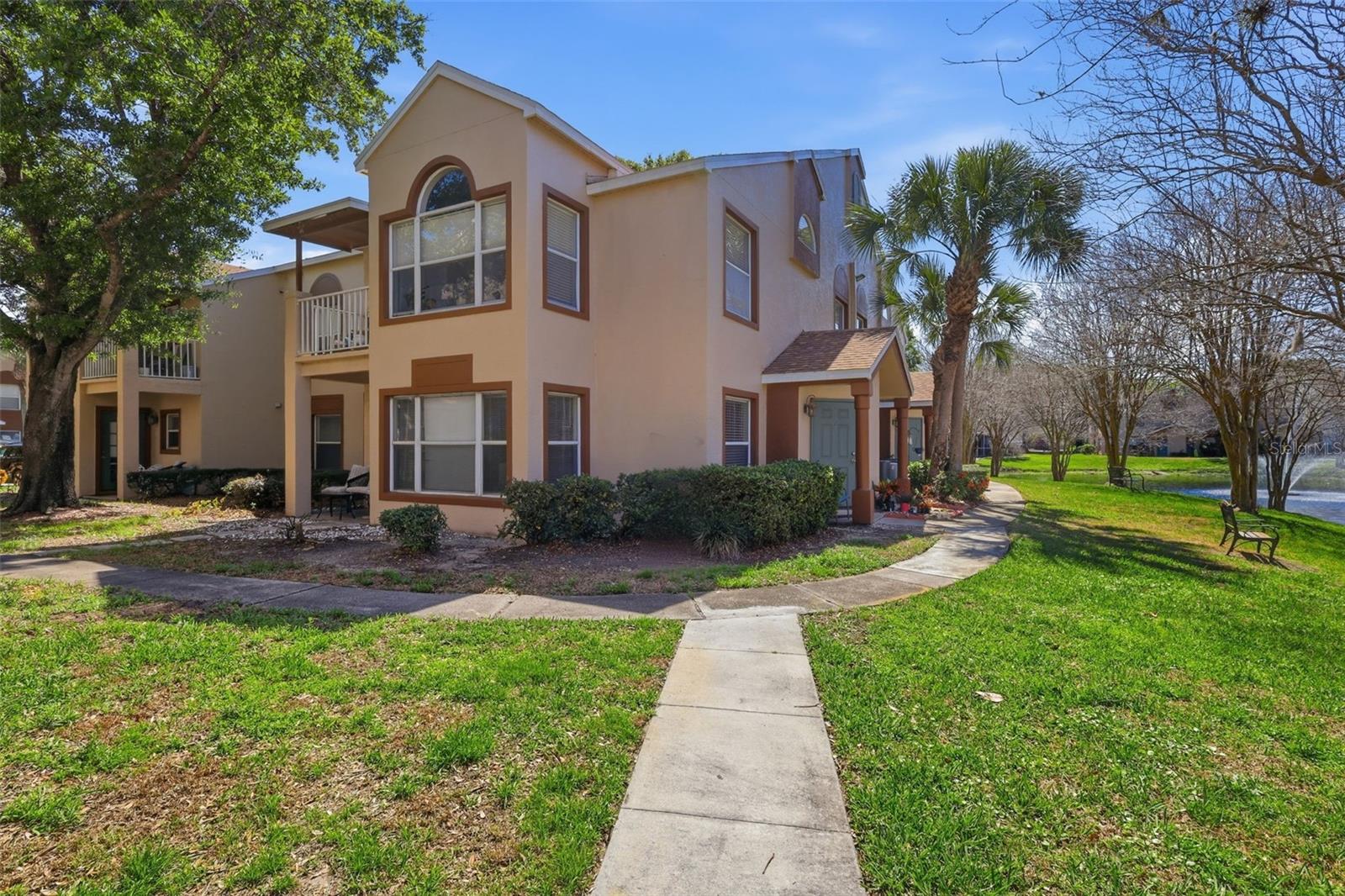 SIESTA LAGO CONDOS - Residential