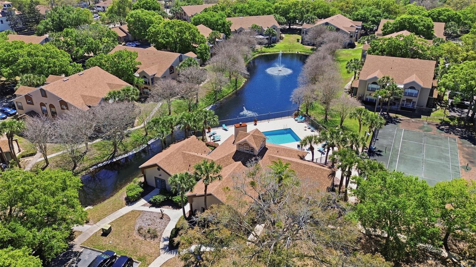 SIESTA LAGO CONDOS - Residential