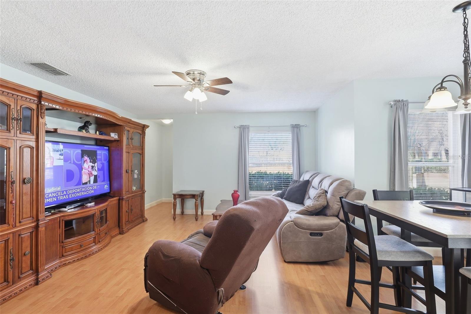 SIESTA LAGO CONDOS - Residential