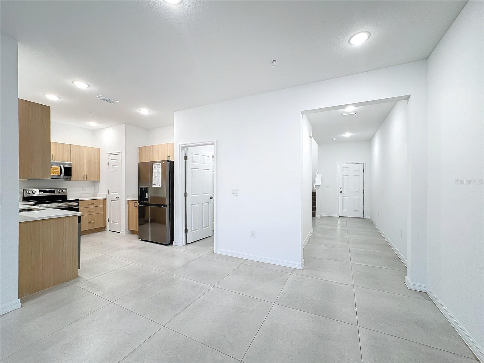 BARTON COURT - Residential Lease