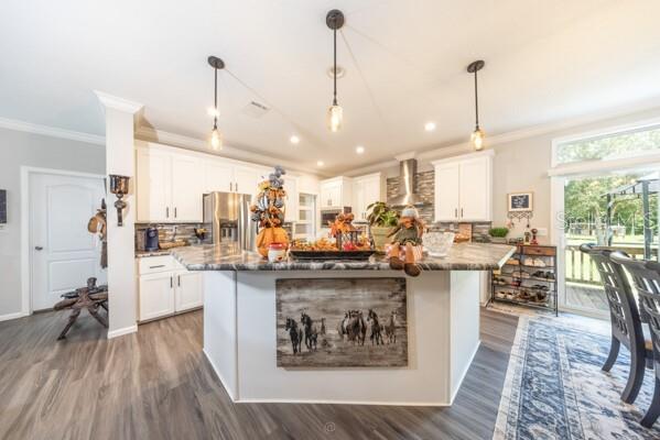 1225 HAZELNUT STREET