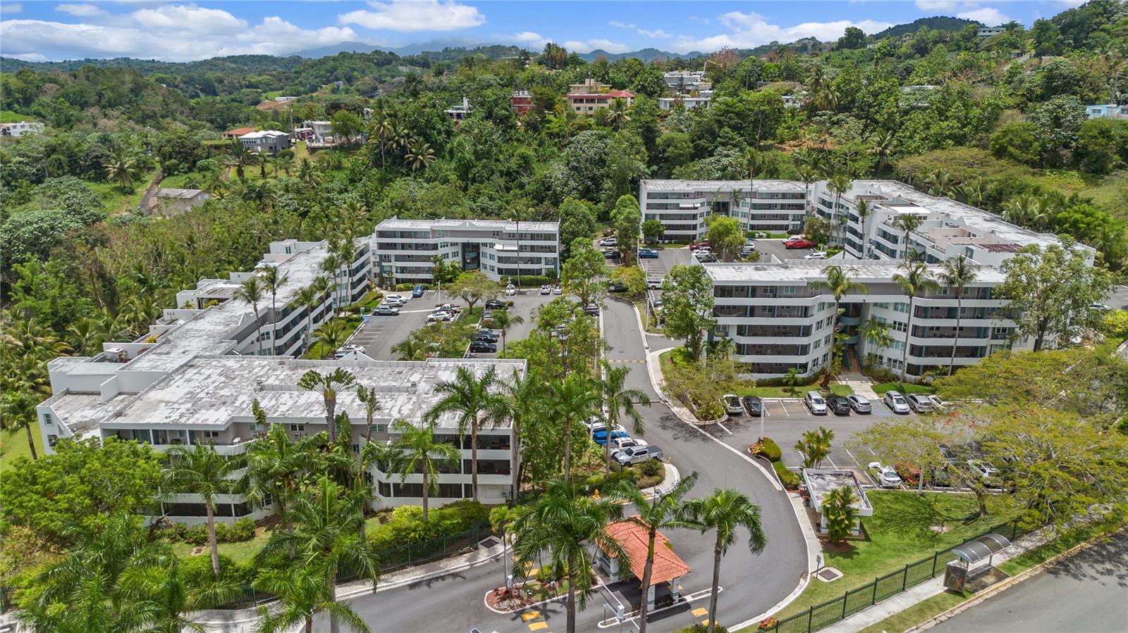 JARDINES DE MONTEHIEDRA - Residential