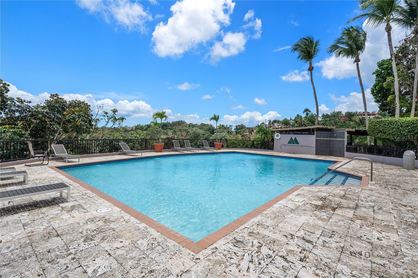 JARDINES DE MONTEHIEDRA - Residential