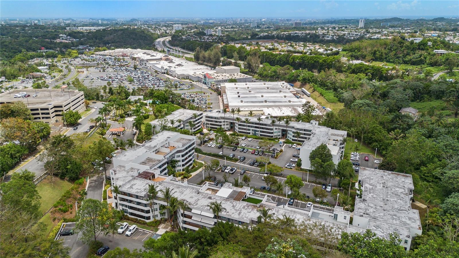 JARDINES DE MONTEHIEDRA - Residential