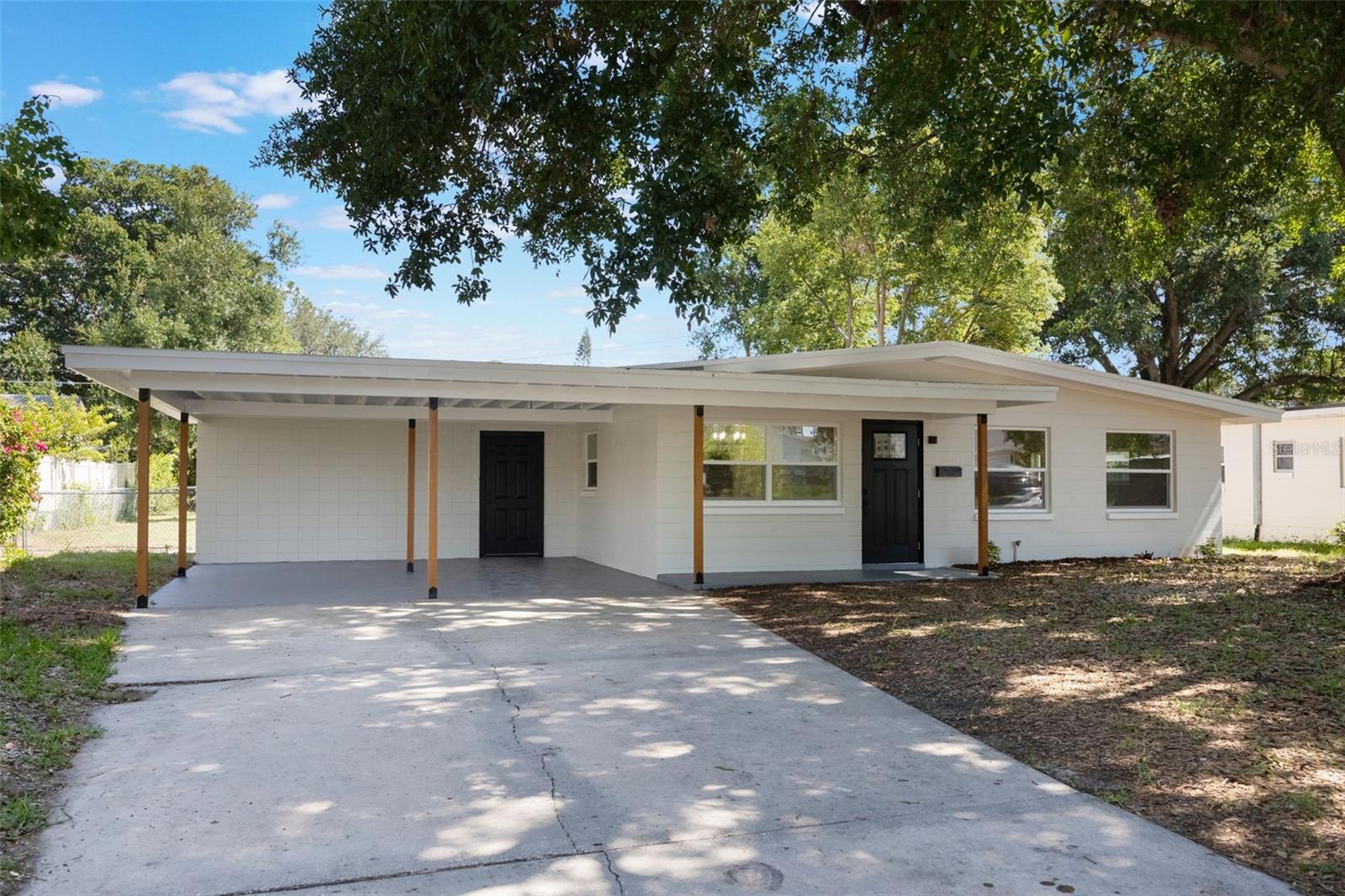 3813 SURREY DRIVE