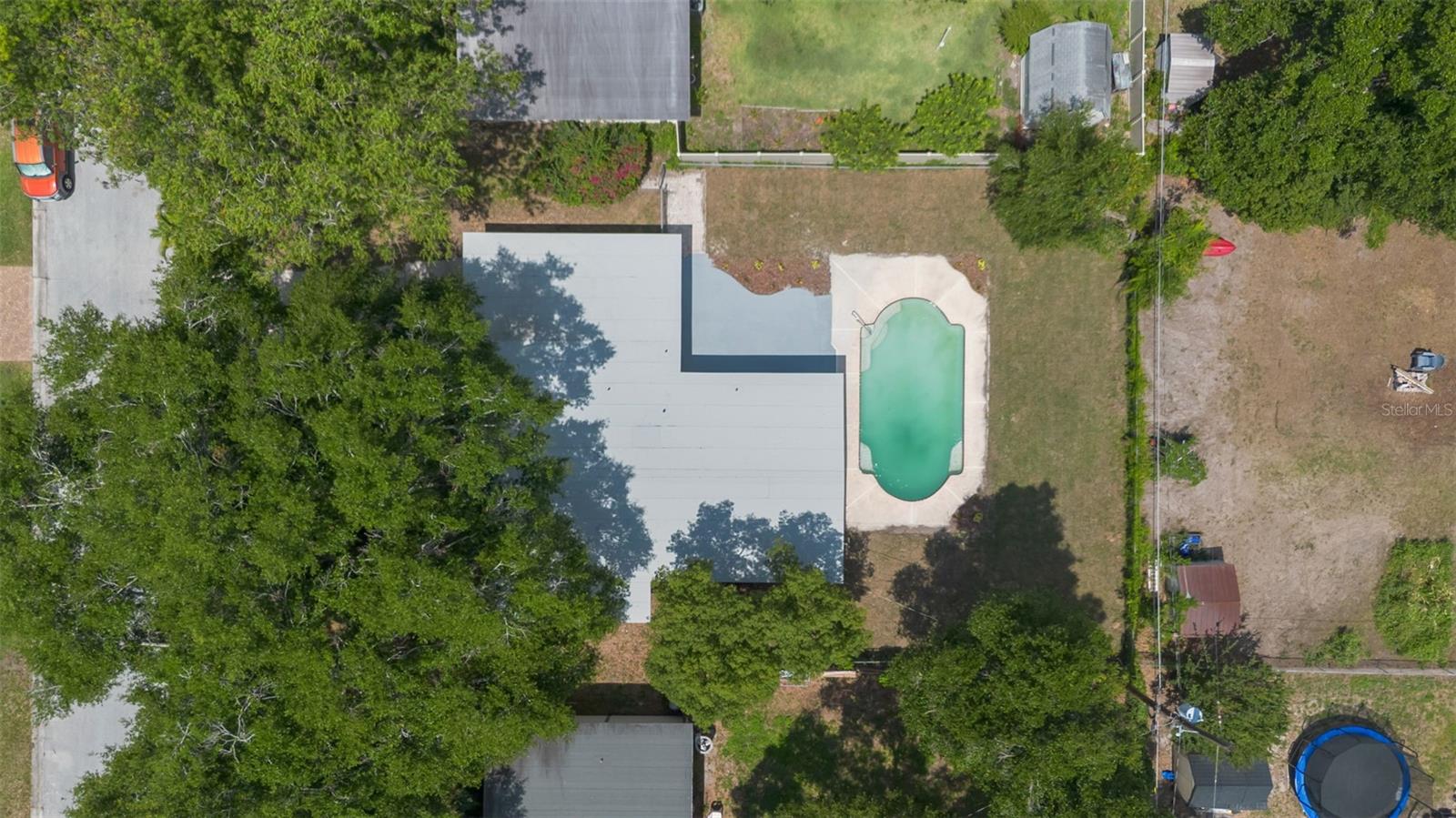 3813 SURREY DRIVE