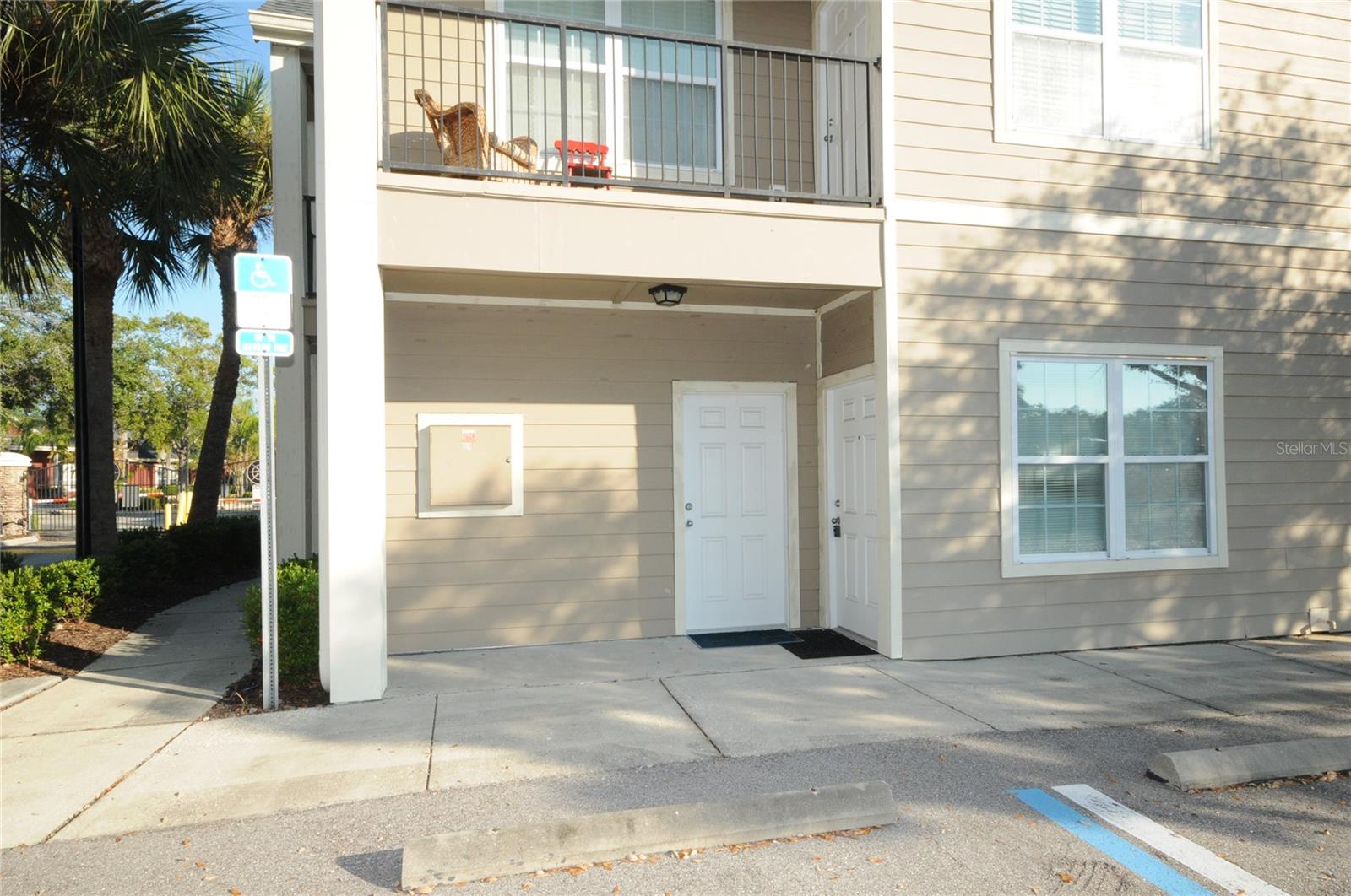 ADMIRALS WALK - Residential