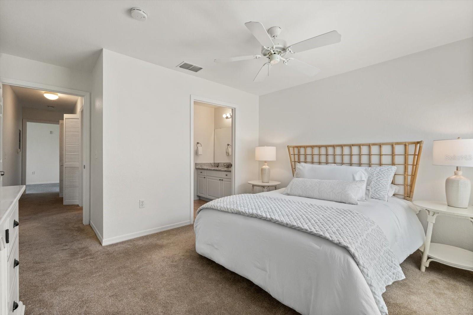 ADMIRALS WALK - Residential