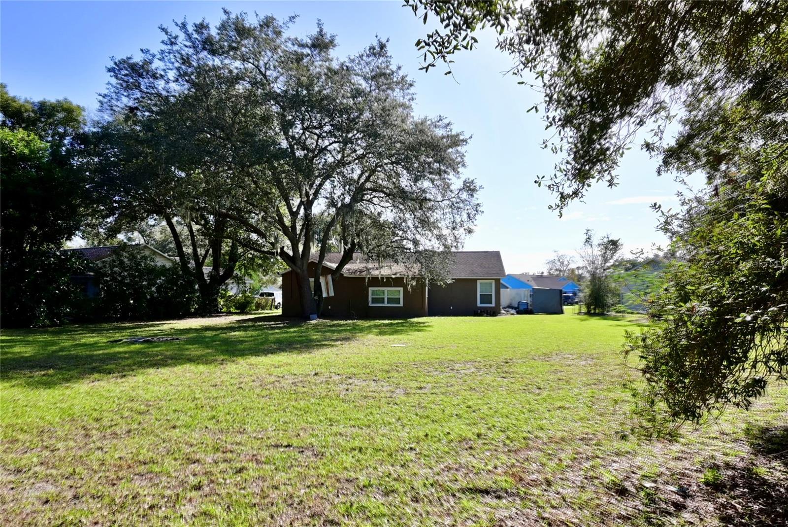 4235 W VISTA COURT