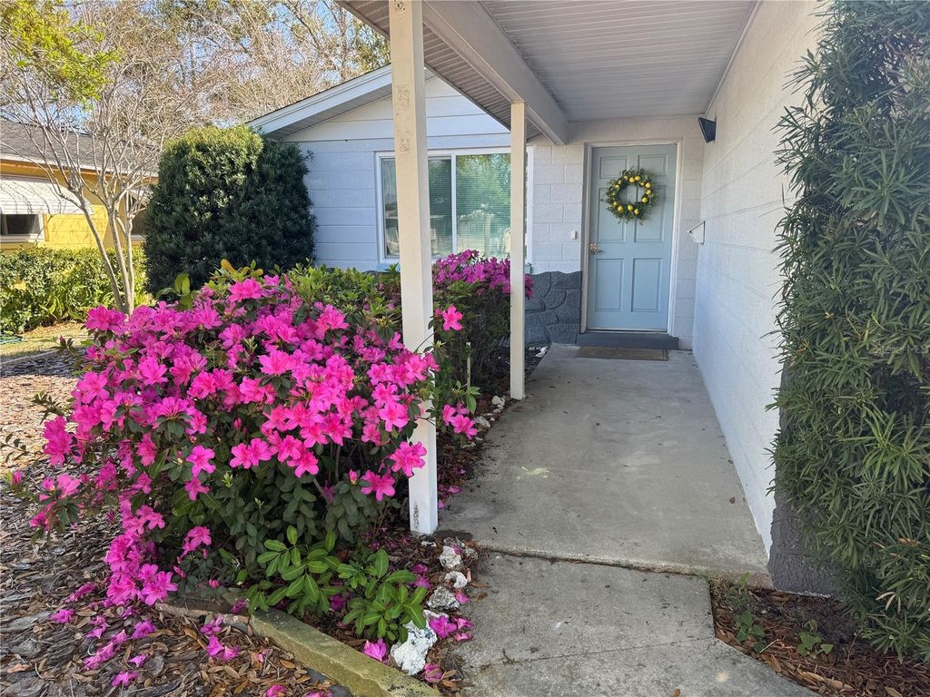 Photo of 6550 3rd Avenue S, St Petersburg, FL 33707 (MLS # TB8488997)