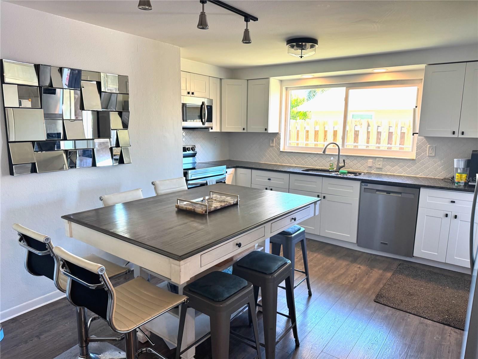 PASADENA ESTATES - Residential