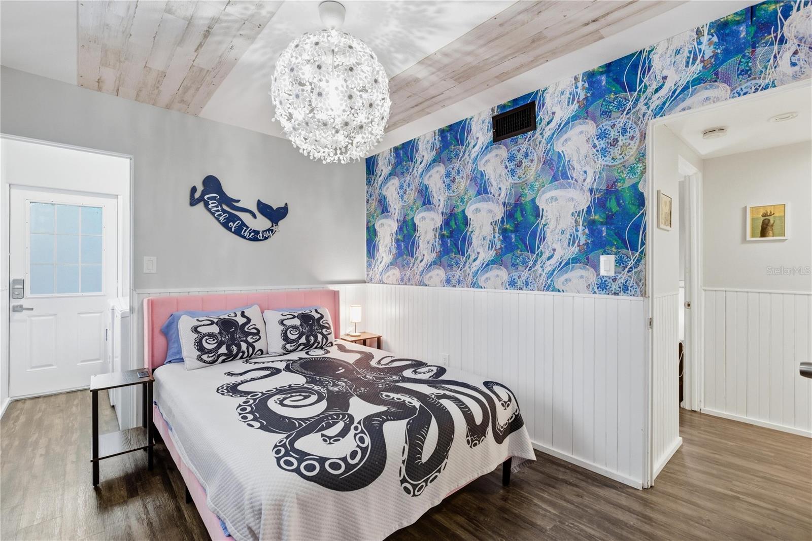 SARASOTA BEACH - Residential Income