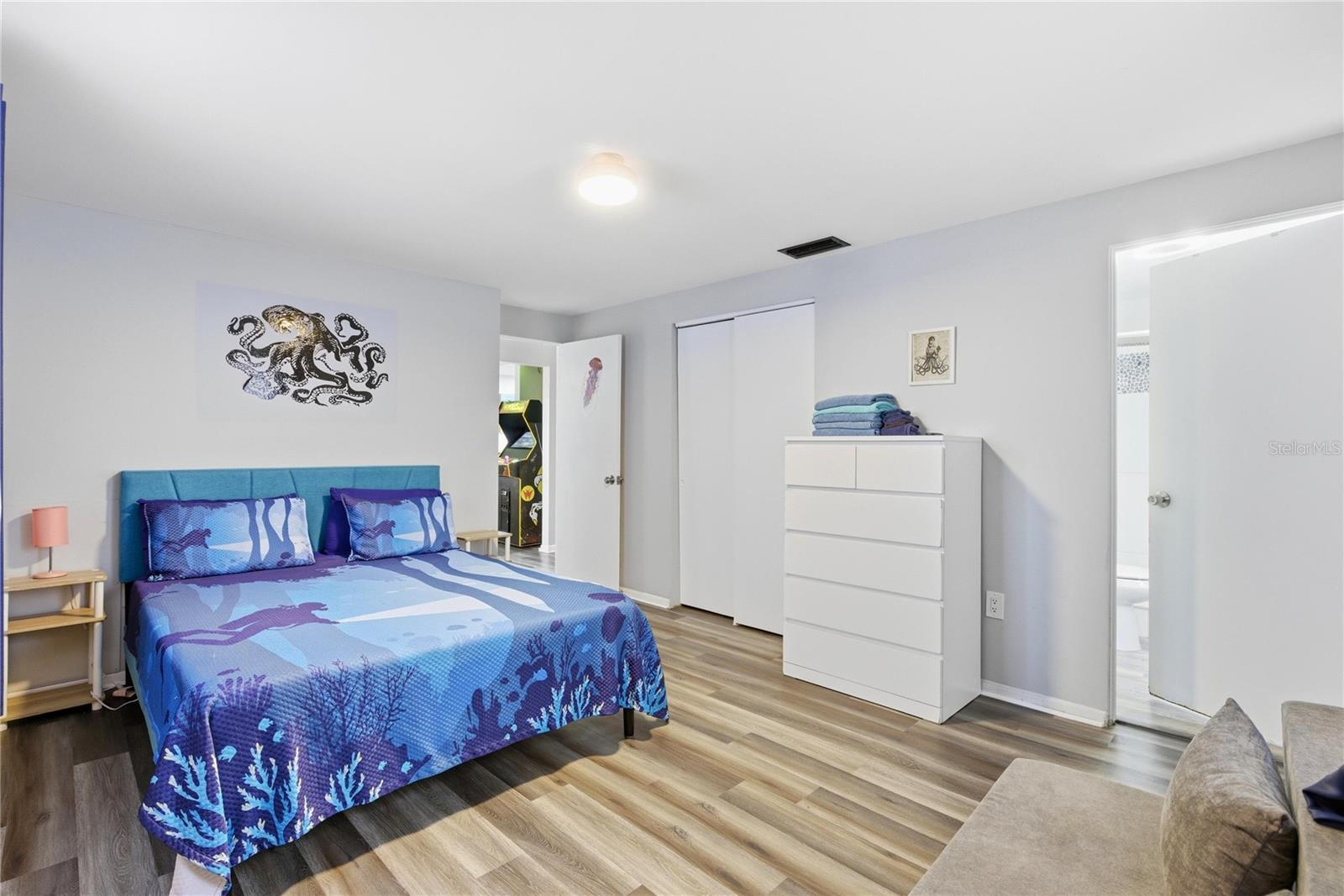 SARASOTA BEACH - Residential Income