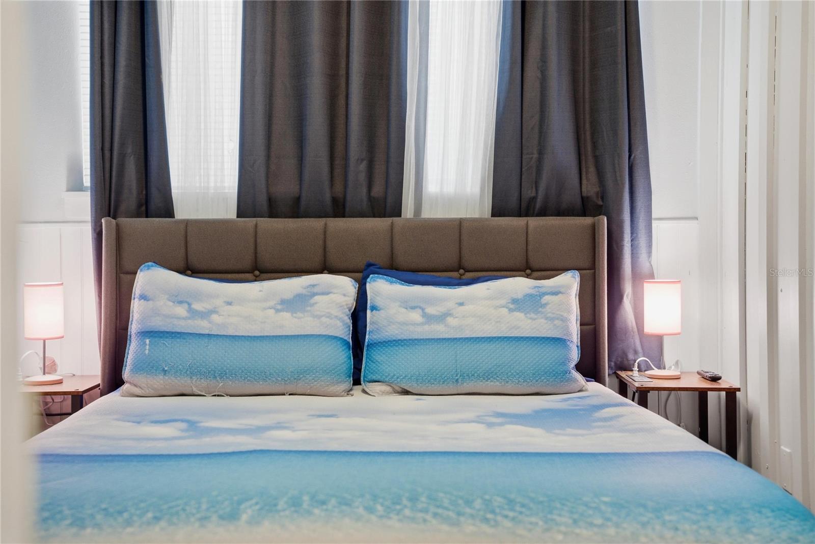 SARASOTA BEACH - Residential Income