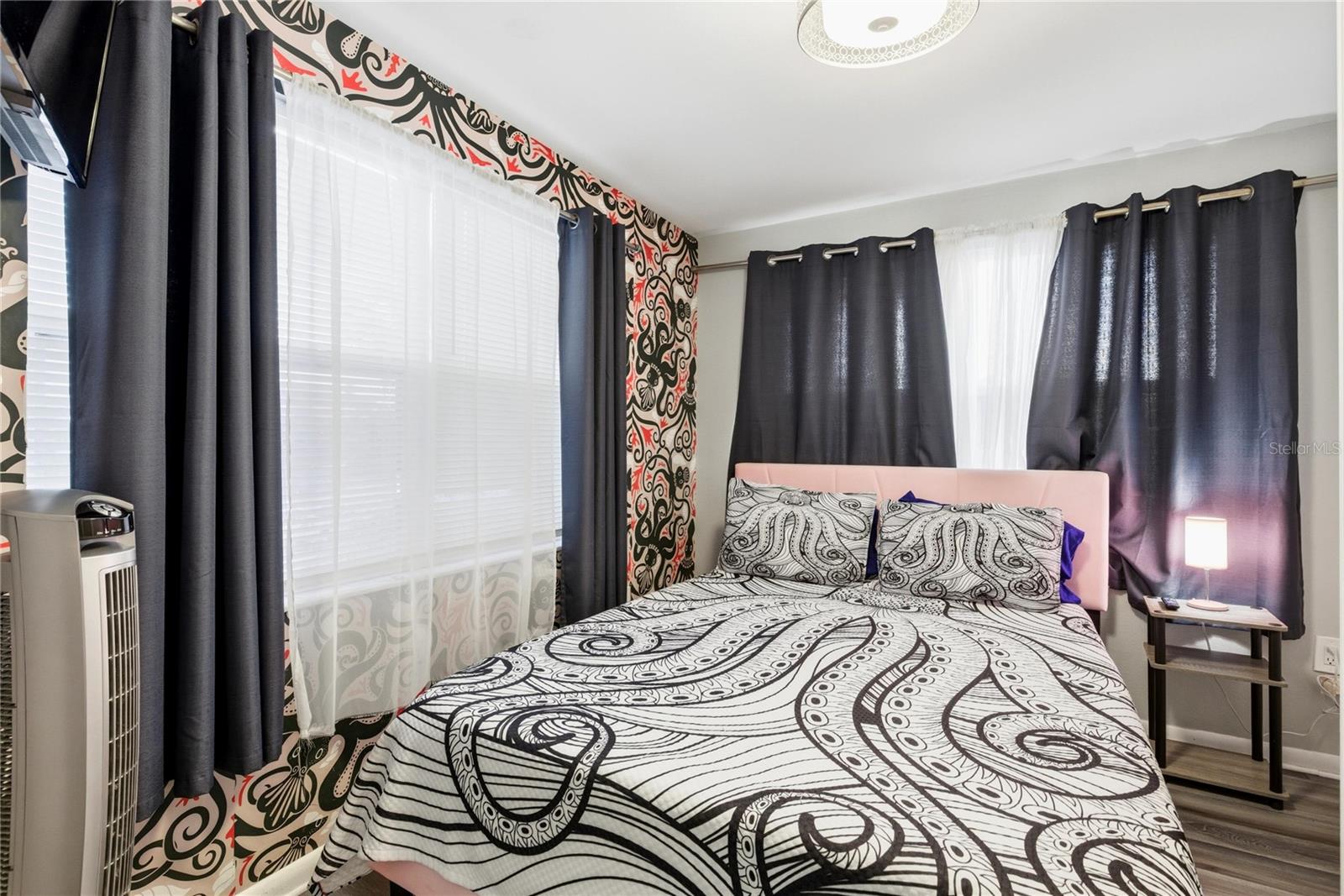 SARASOTA BEACH - Residential Income