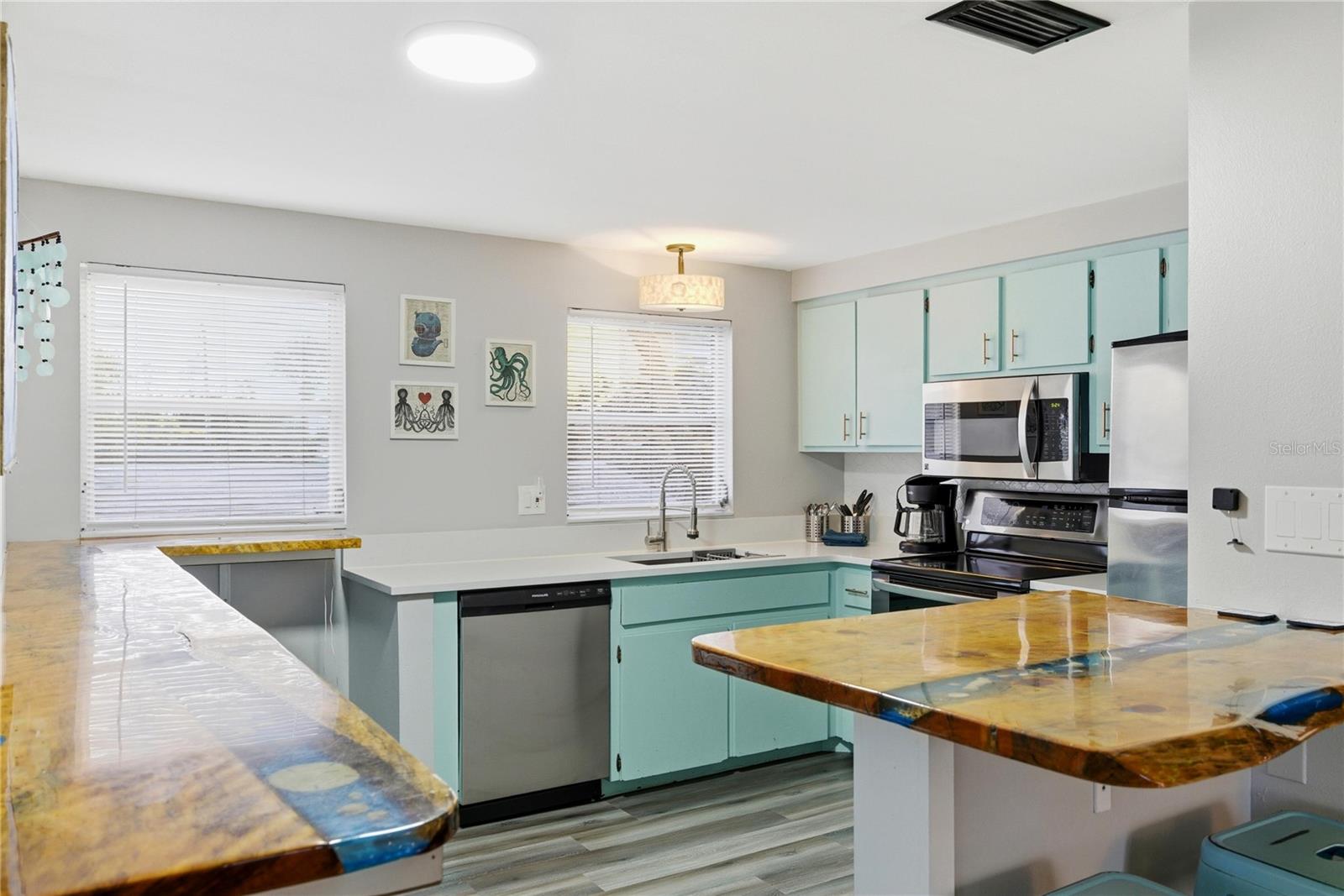 SARASOTA BEACH - Residential Income