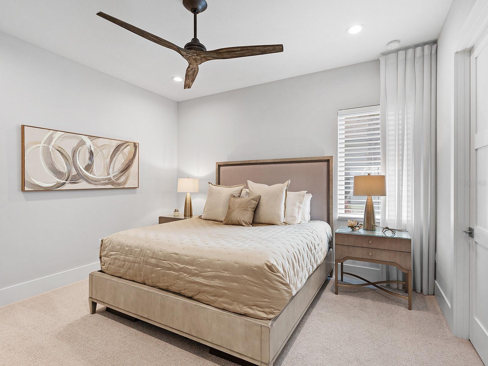 LAKE CLUB - Residential