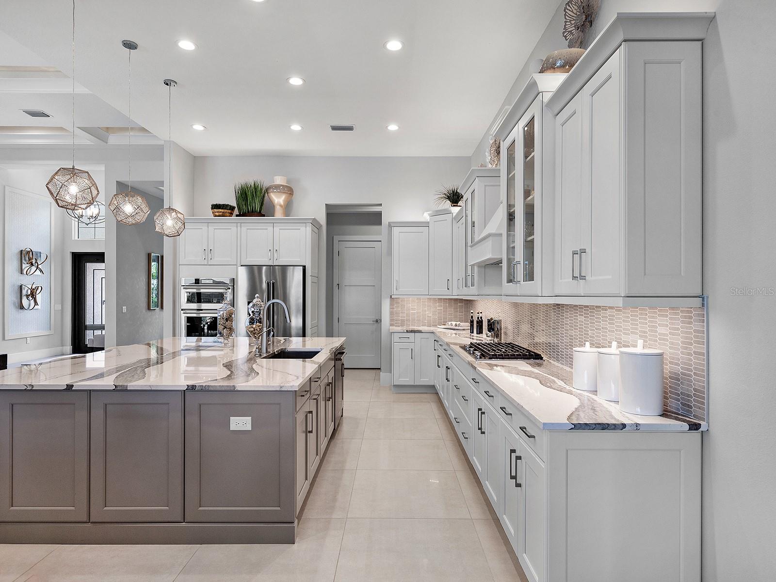 LAKE CLUB - Residential