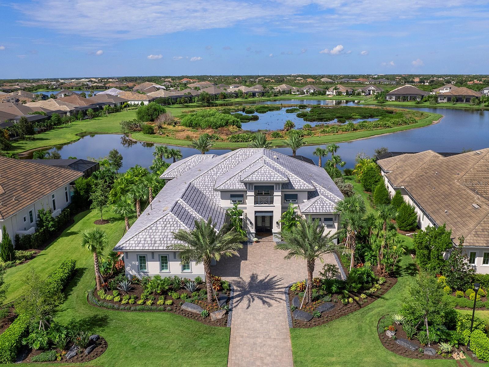 LAKE CLUB - Residential