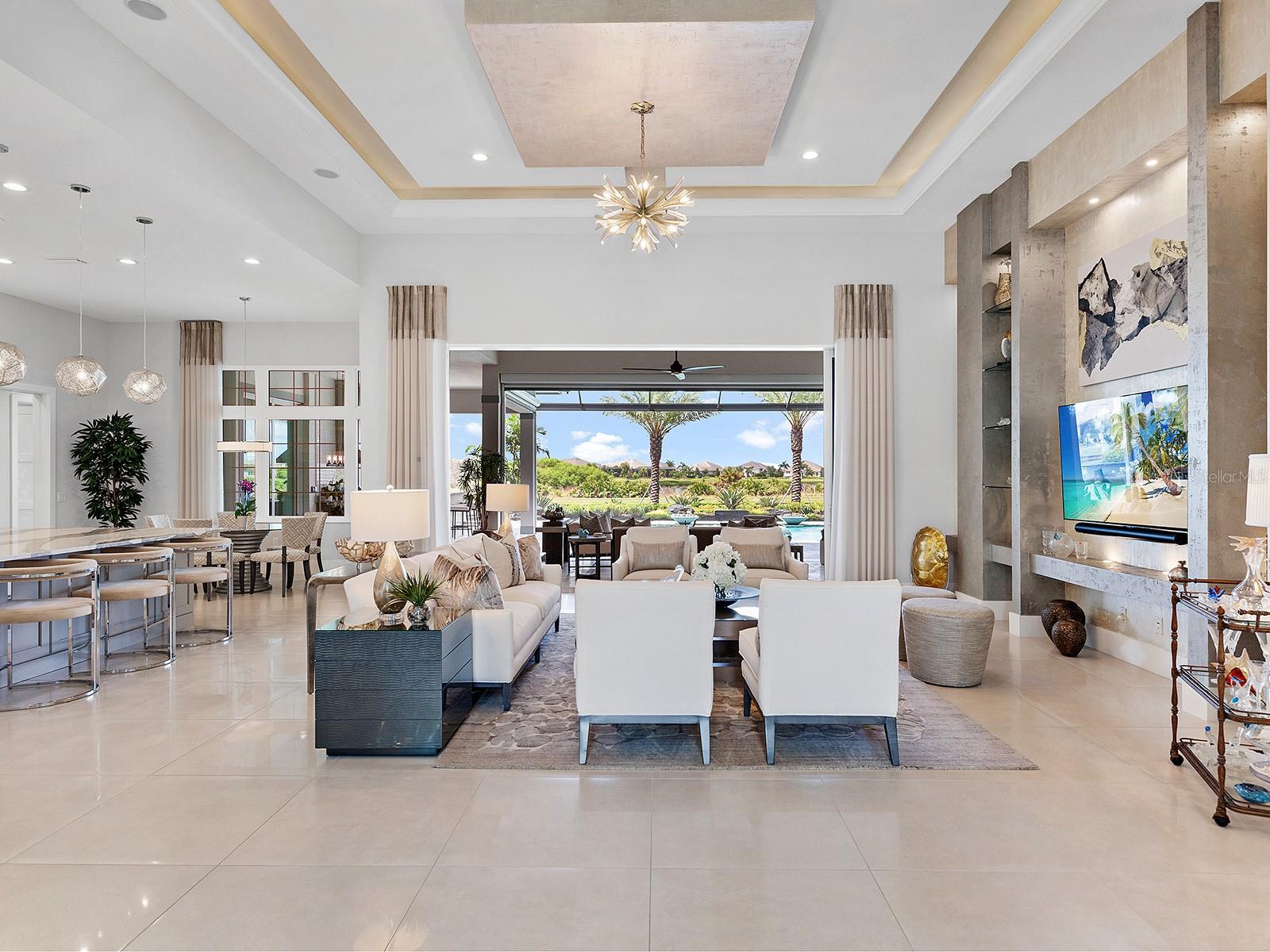 LAKE CLUB - Residential