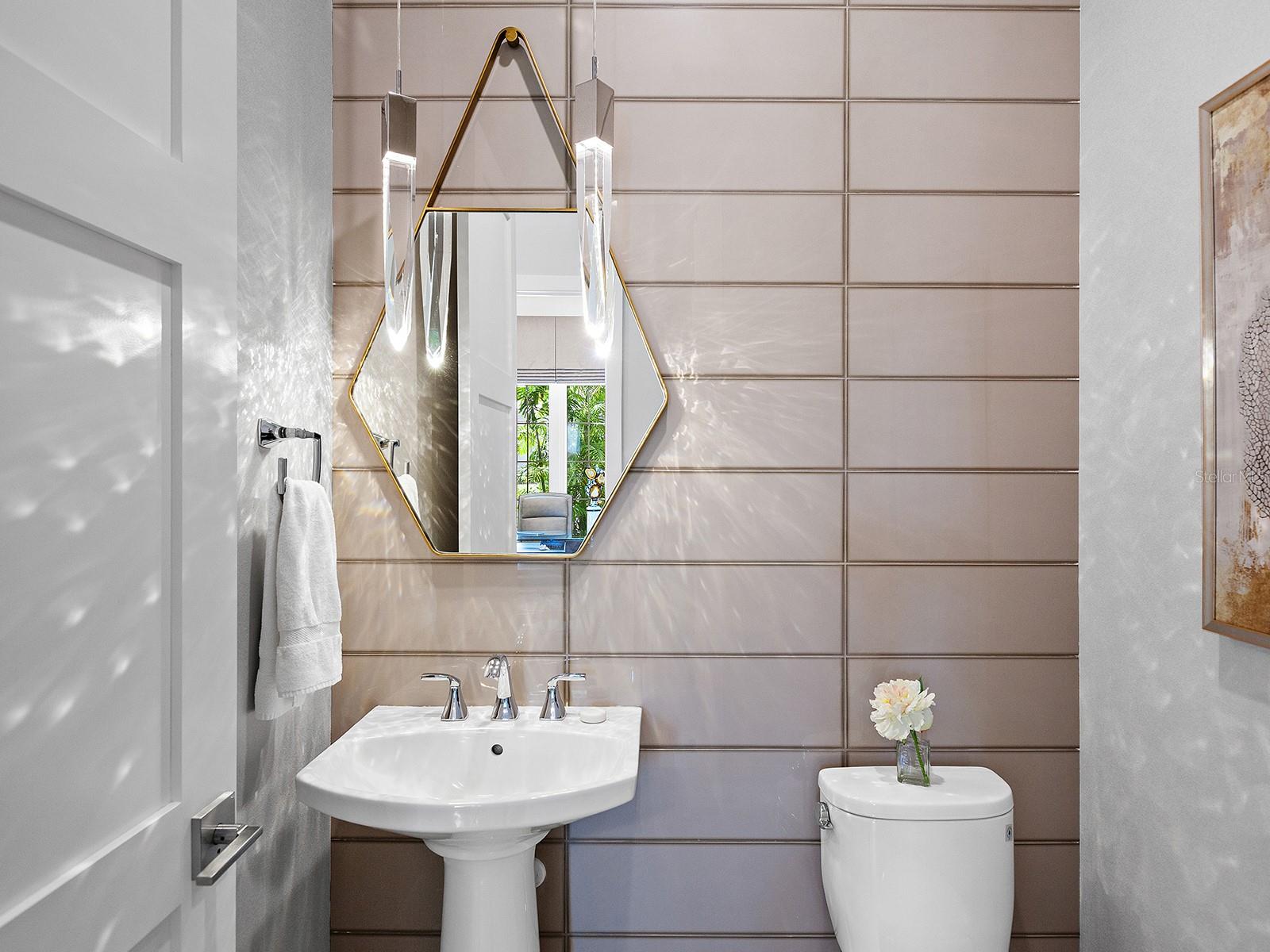 LAKE CLUB - Residential