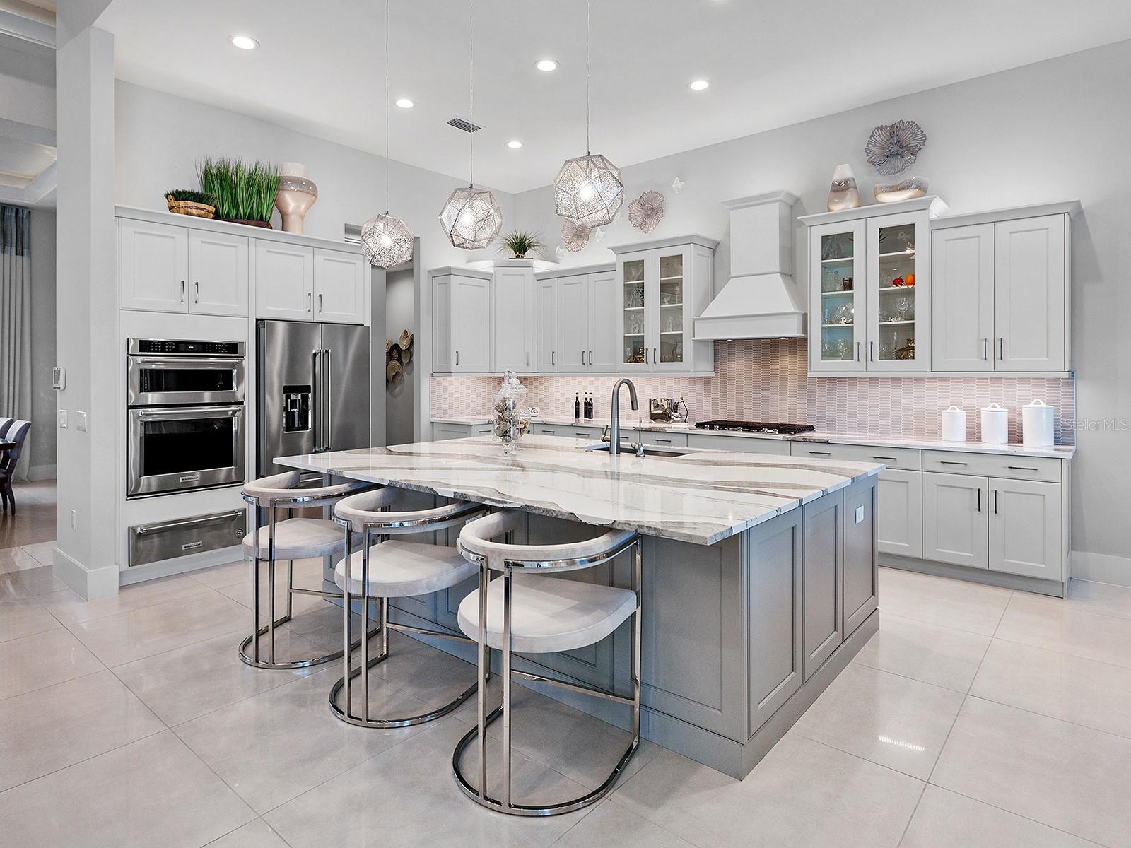 LAKE CLUB - Residential