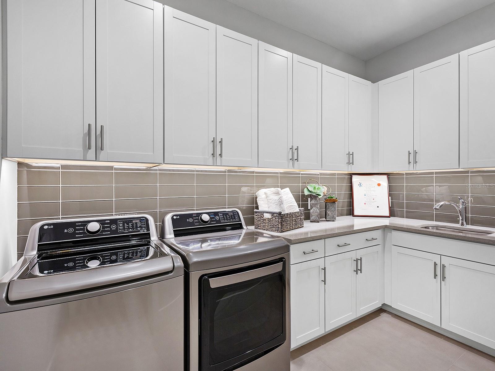 LAKE CLUB - Residential