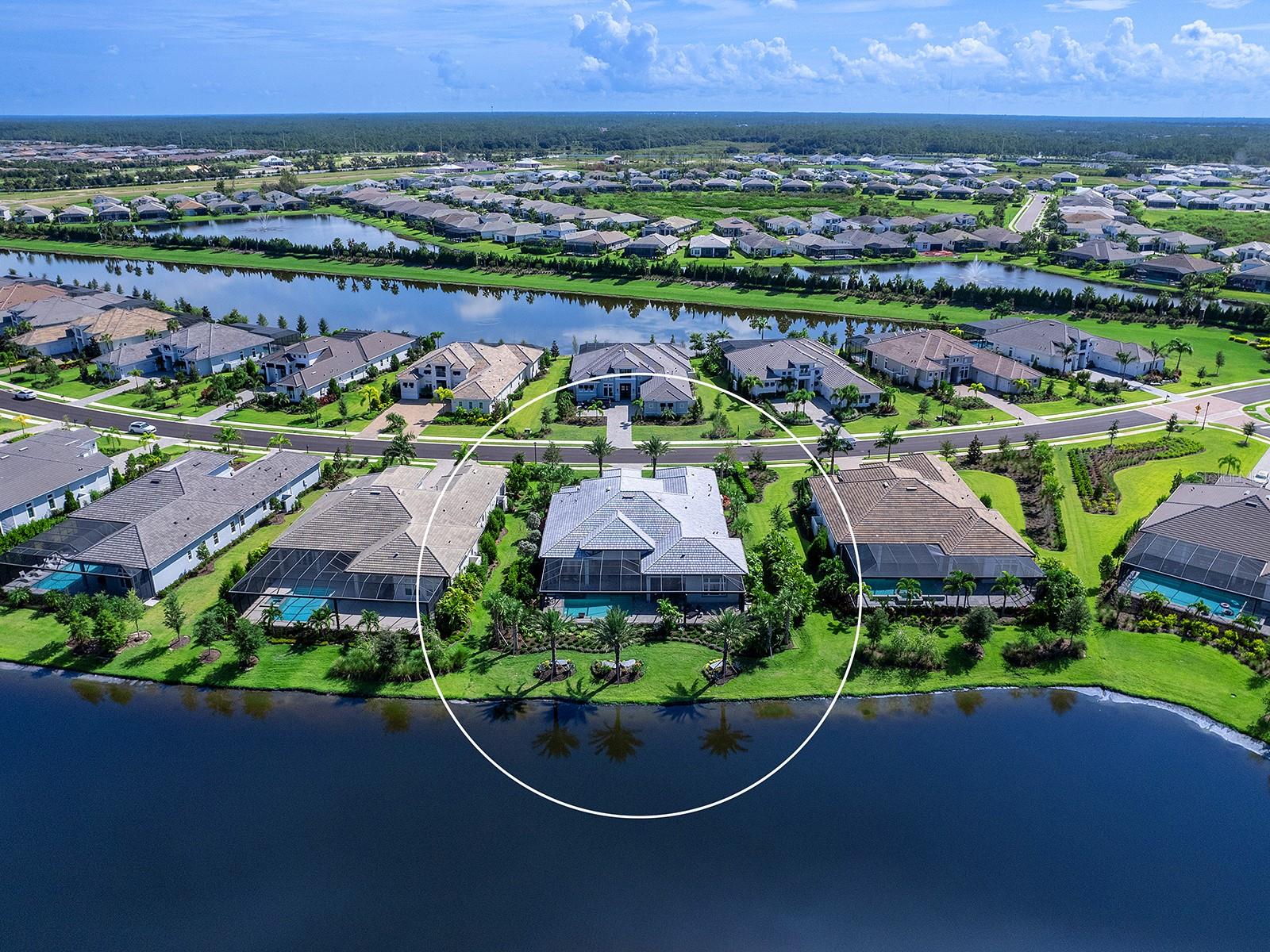 LAKE CLUB - Residential